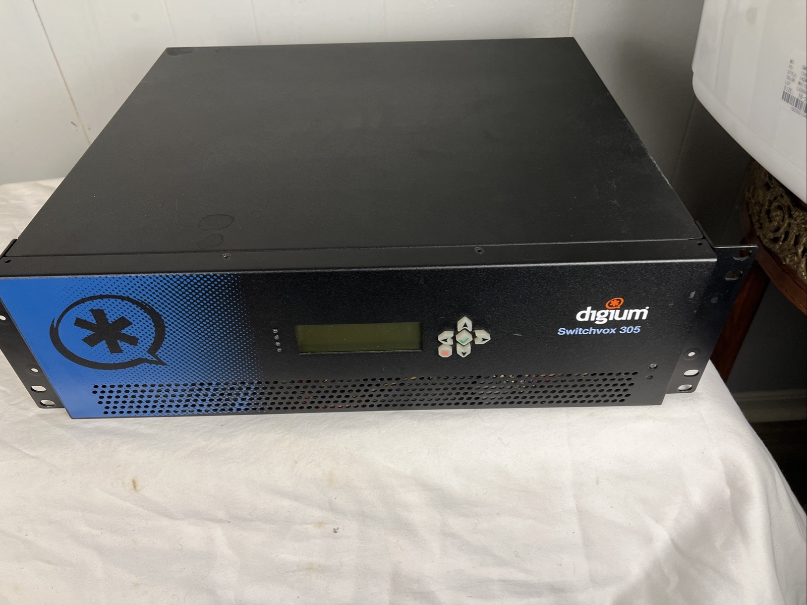 Digium Switchvox 305 VoIP PBX Central Unit Appliance