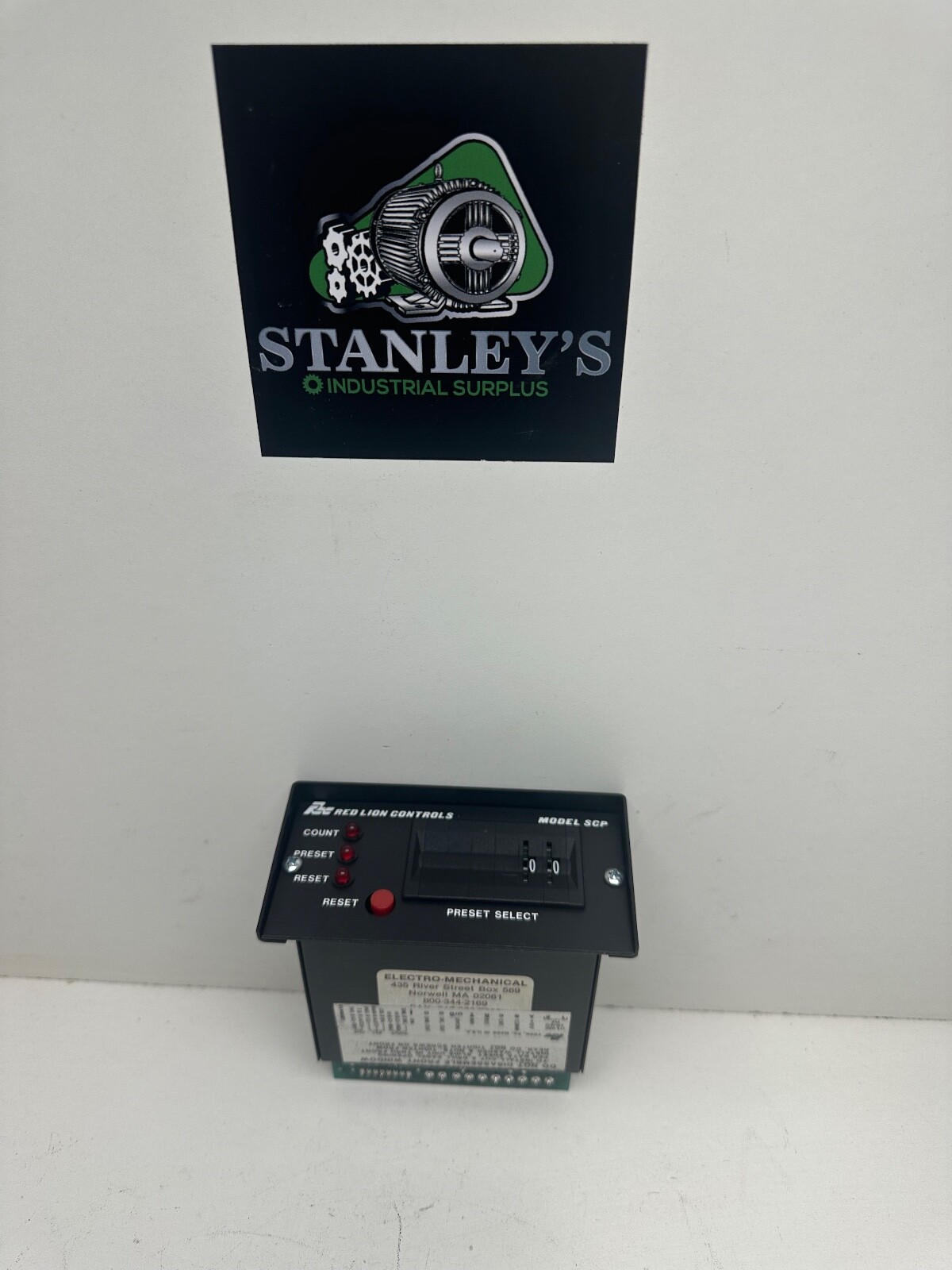Red Lion Controls SCP00200 2 Digit Counter New