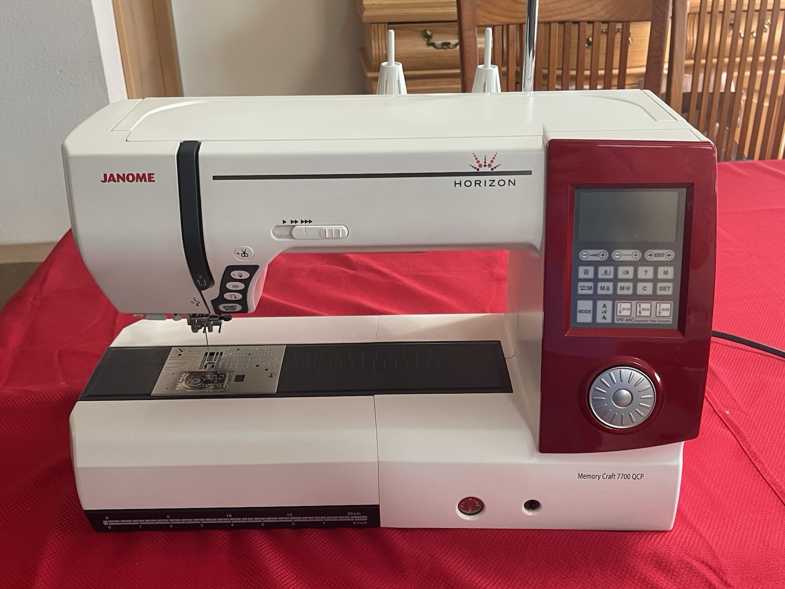 Janome Horizon Memory Craft 7700 QCP Computerized Sewing Machine
