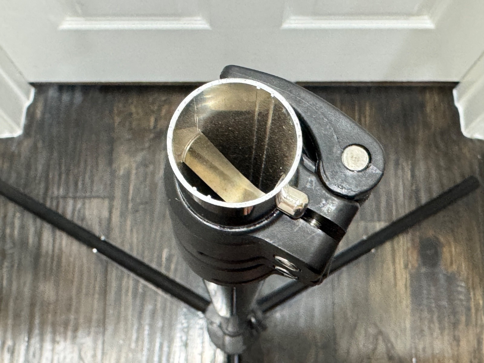 DeVos LightRanger Telescoping Tripod Stand (Light Head not included)