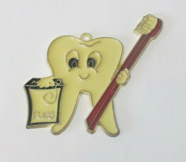 TOOTH WITH BRUSH & FLOSS SUNCATCHER  (DENTIST DENTAL OFFICE SUNCATCHERS)