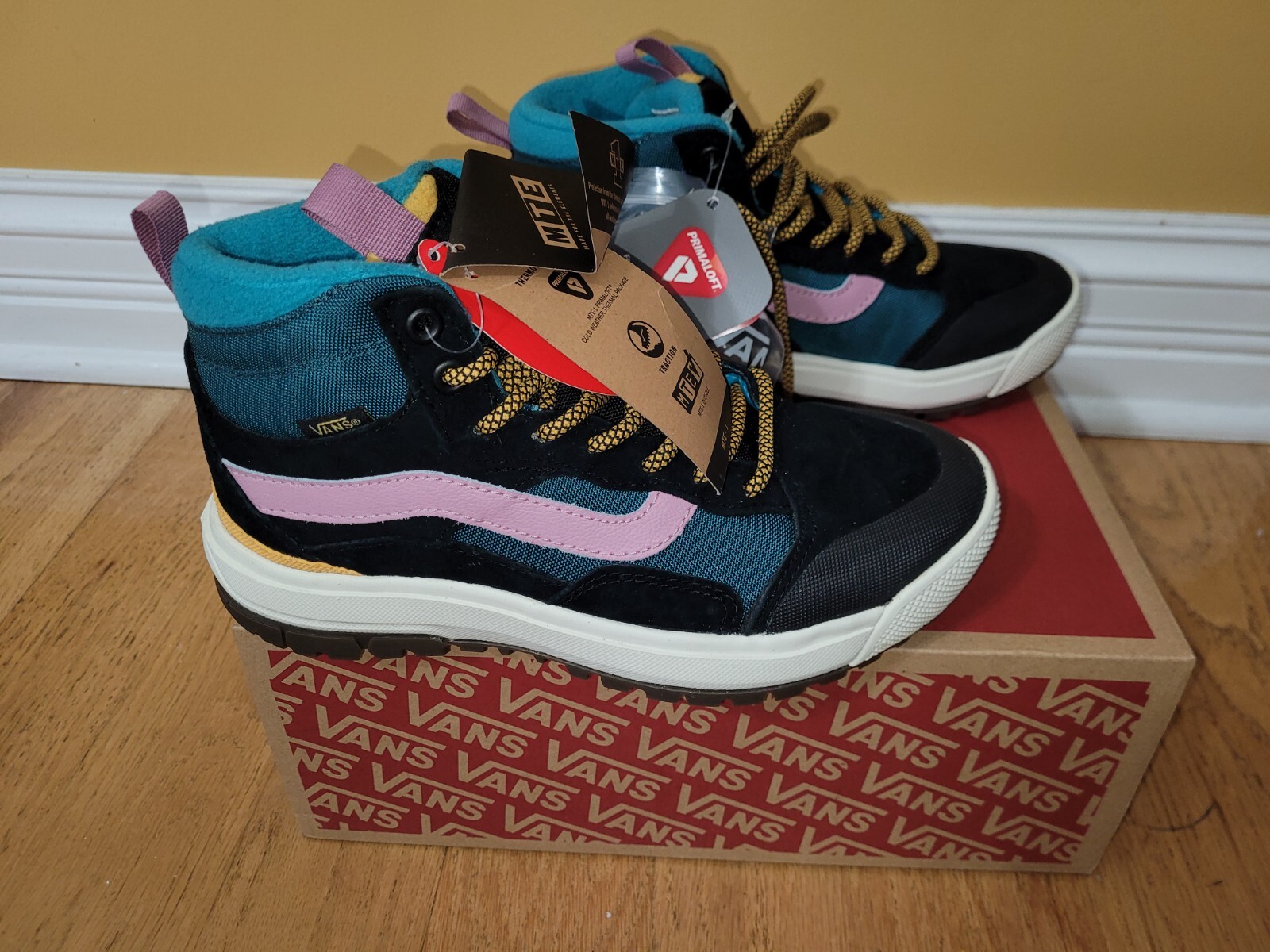 Vans UltraRange Exo Pop Color Black Multi All Weather Unisex Boots. Choose Size