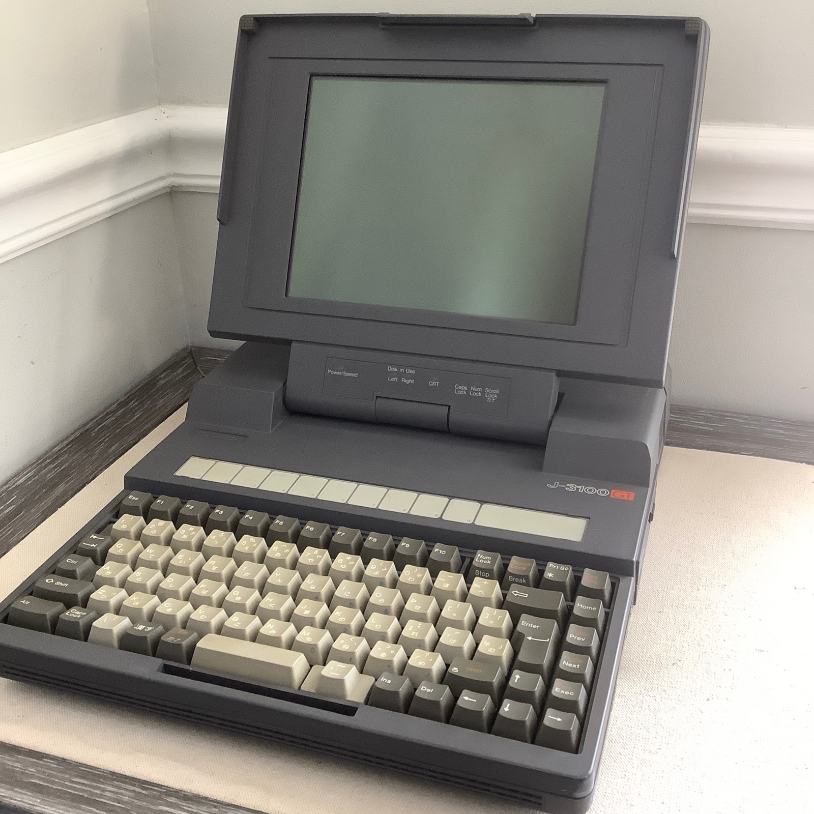 Vintage Toshiba J-3100 GT Laptop 1988 Working Boots to BIOS Japanese See Video!