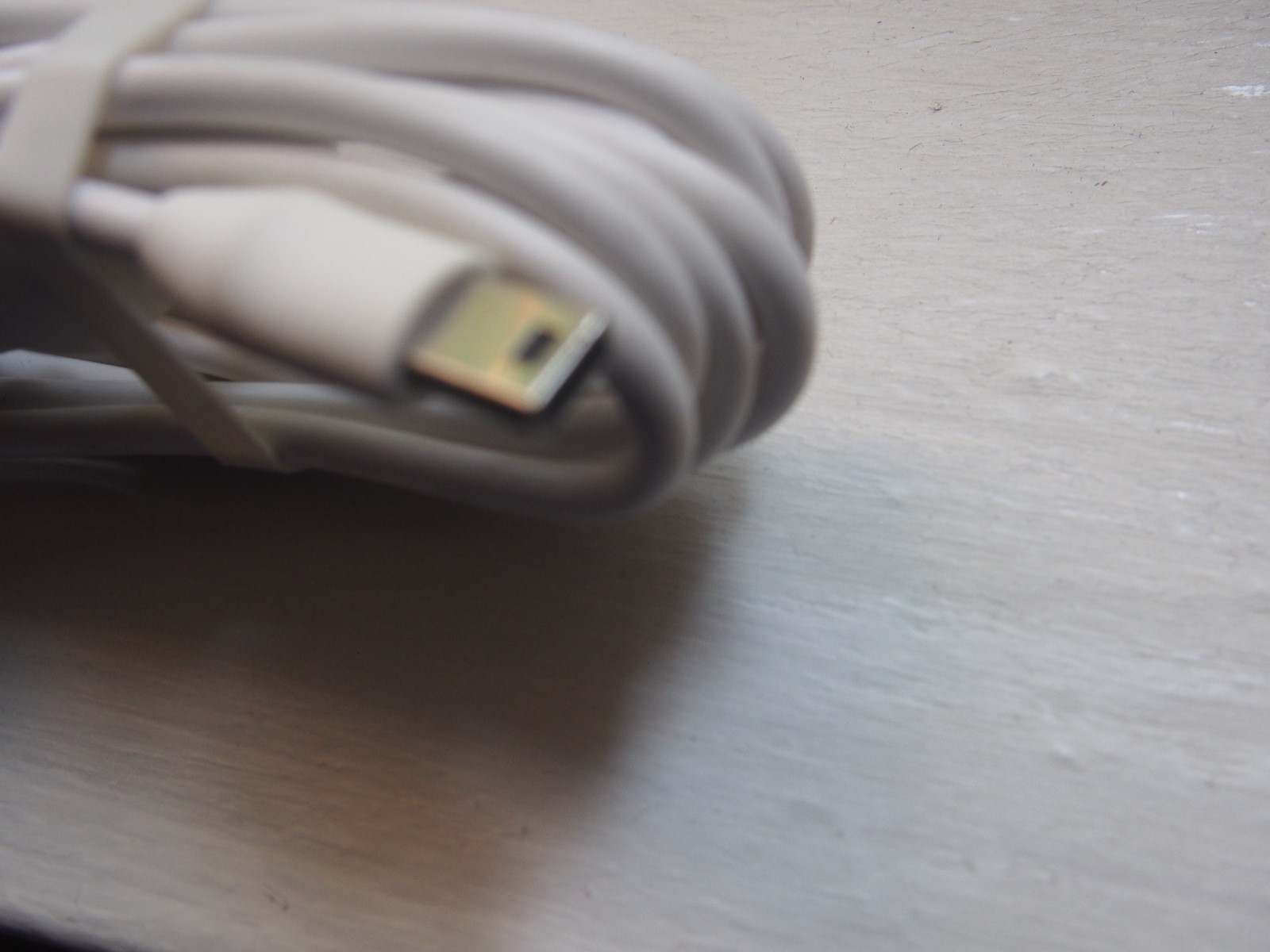 Original HTC T-Mobile myTouch 3G USB Cable (White) 73H00316-00M