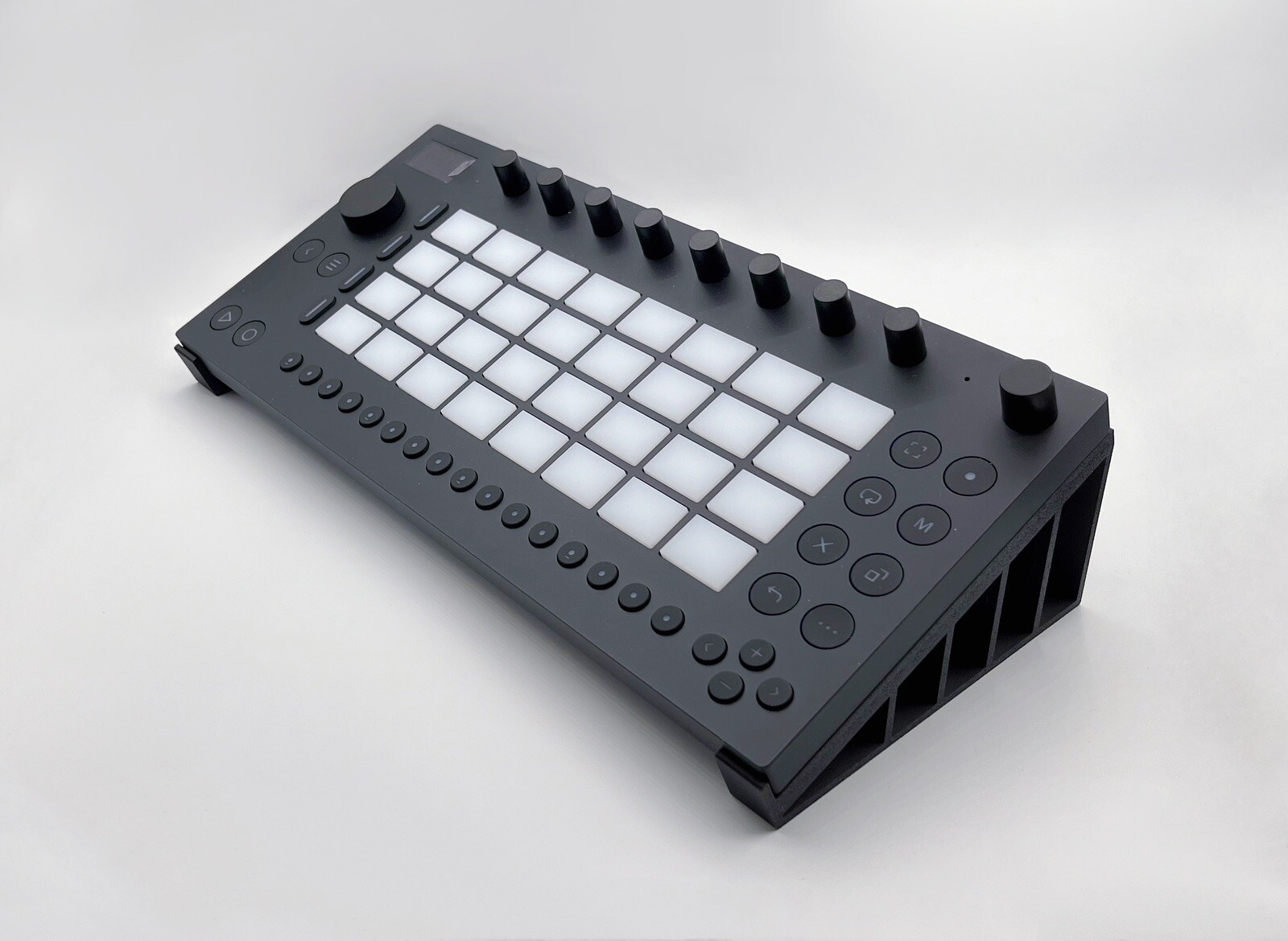Ableton Move Stand | Rest-On Design | Designed By PINE