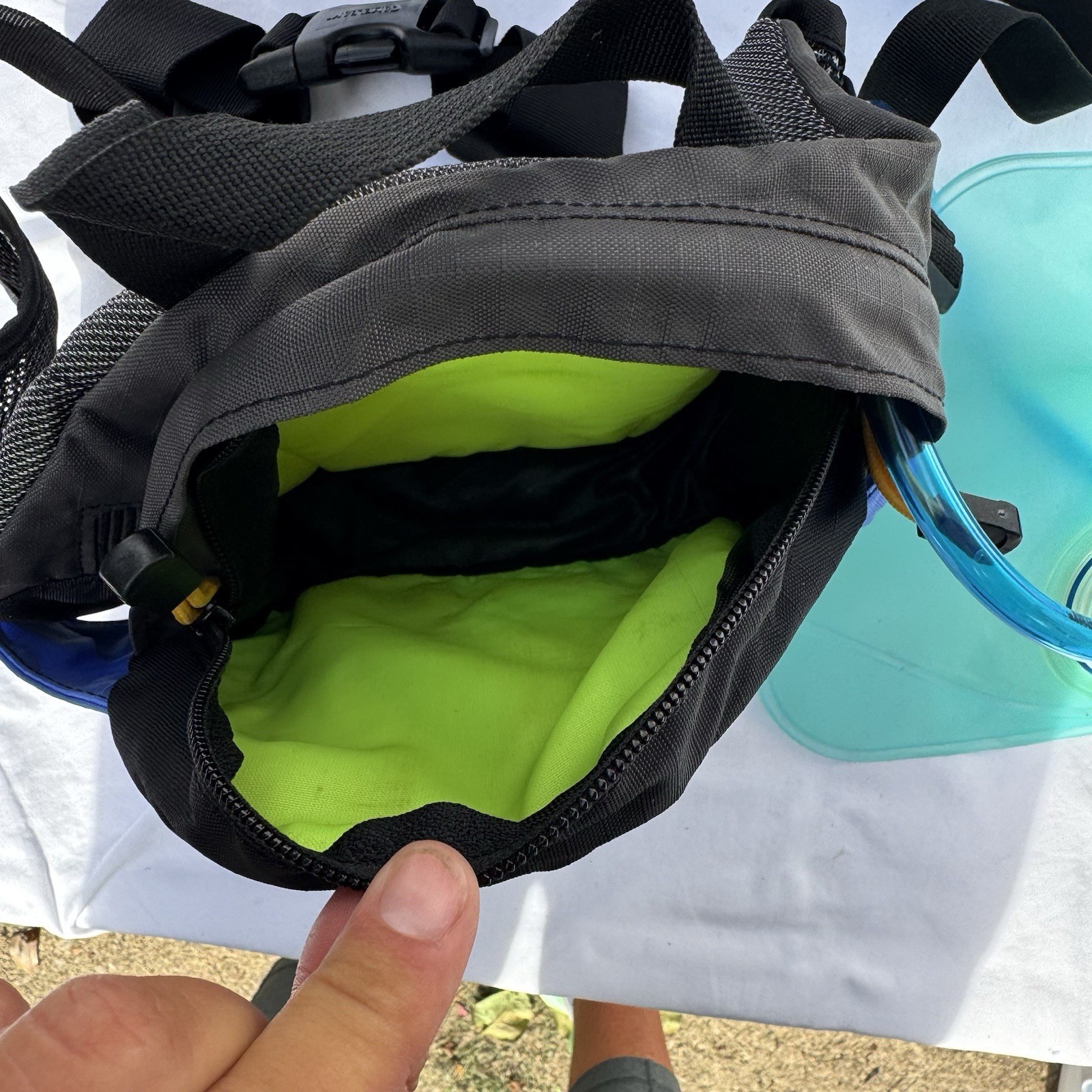 CamelBak Skeeter Hydration Backpack Pack + 1.5L Reservoir Bladder BLACK BLUE