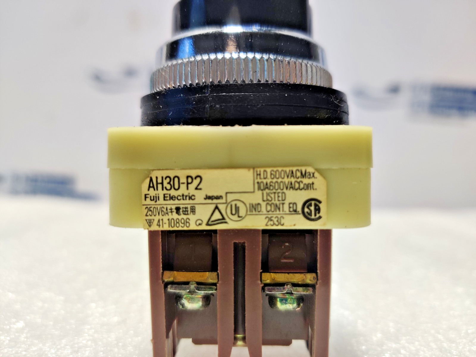 Fuji Electric AH30-P2 Command Selector Switch 250V6A AH30P2B11