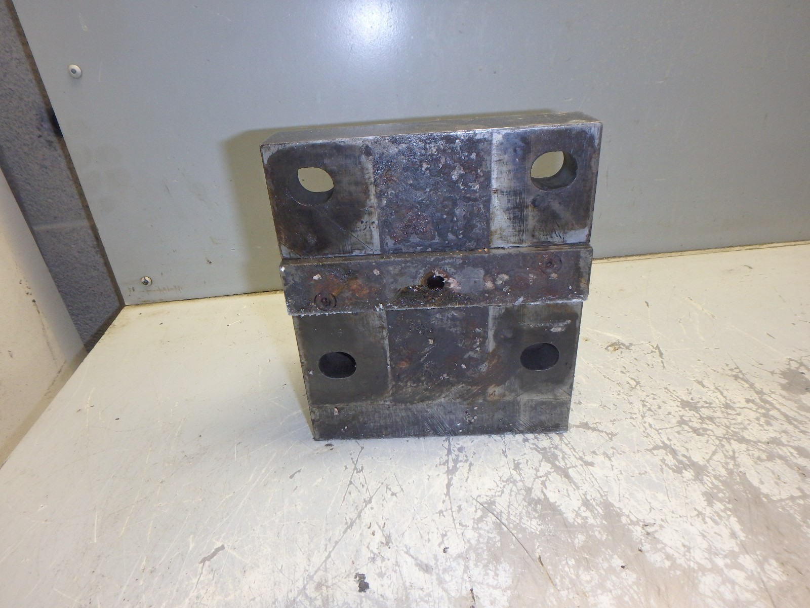 Kitako Dual Spindle CNC Vertical Turning Center_TOOL HOOLDER