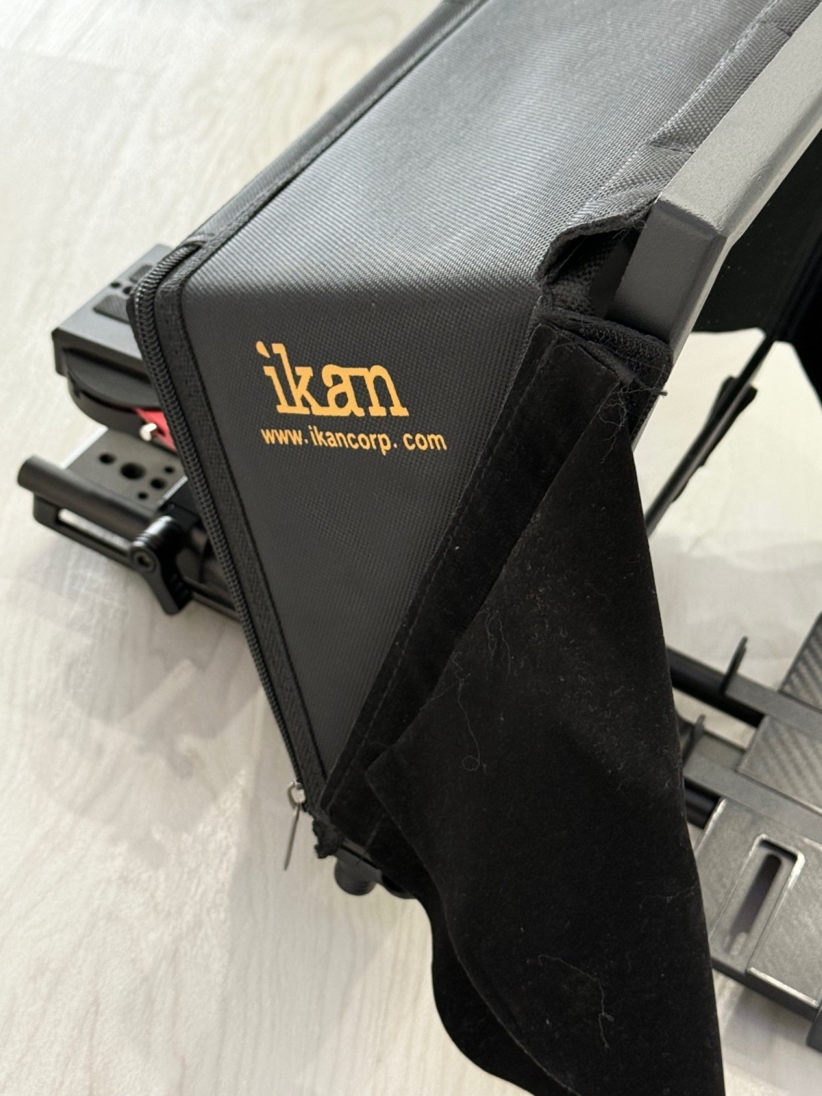 IKAN Elite Tablet Teleprompter, with TABLET INCLUDED