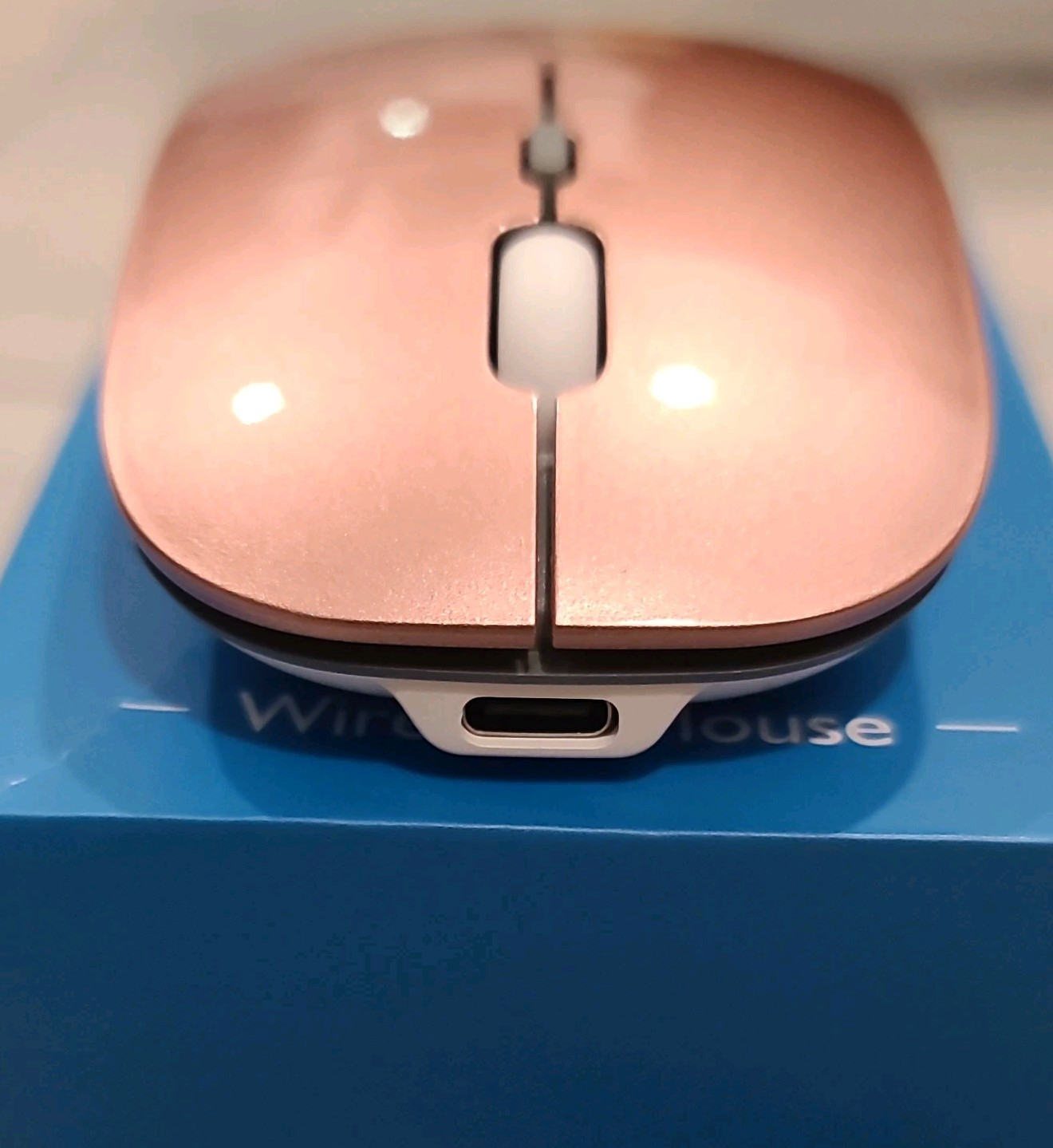Uciefy Q5 Slim Rechargeable Wireless Mouse, 2.4G Portable Optical Silent Clicks