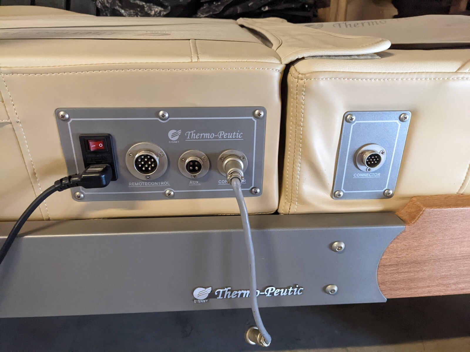 Therapeutic thermal massage bed Thermopeutic Model 2D-M