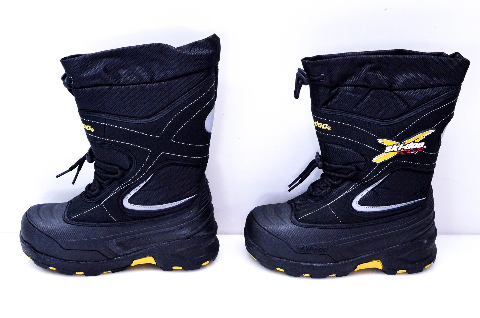 New Aftermarket 4441942090 Teen Size 1 X-Team Boots NOS