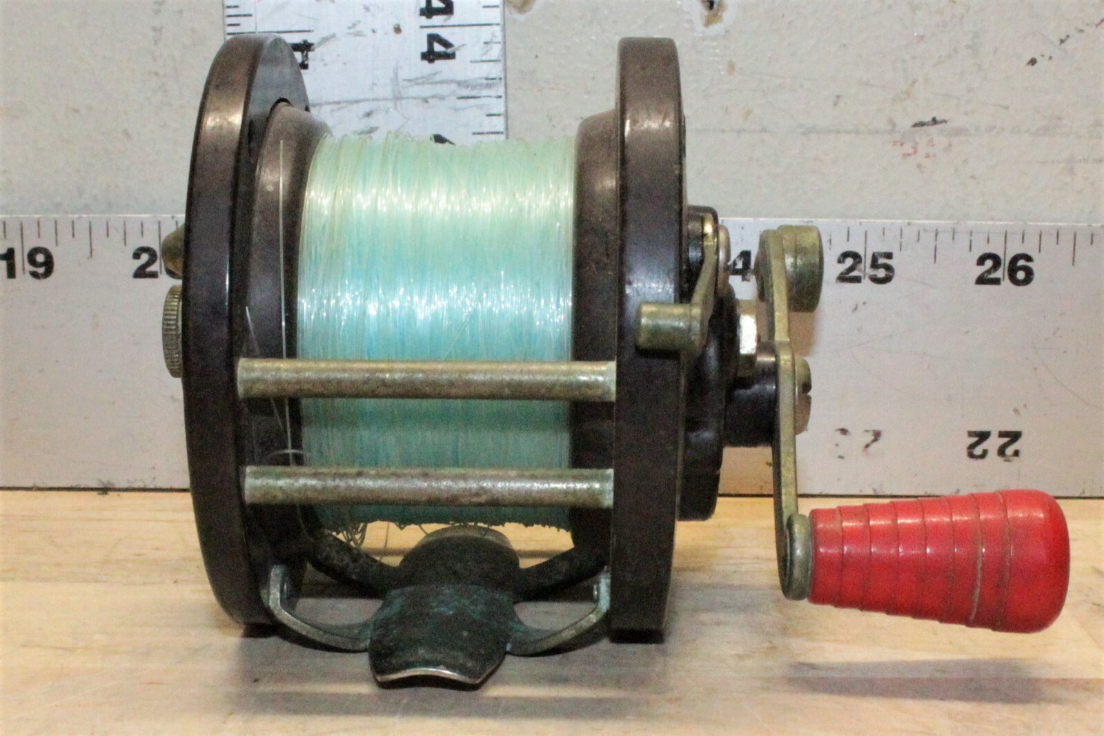 Vintage Penn Sea Mate No 79 Fishing Reel Bakelite Salt Water Deep Sea Red Handle