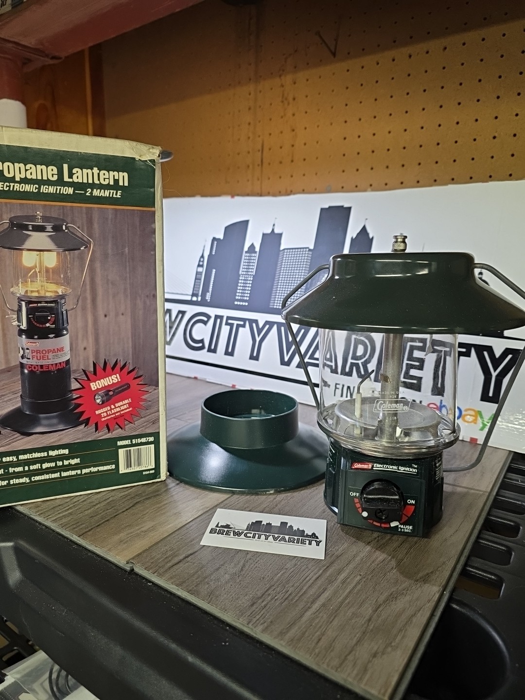 Coleman Model 5154B 730 Dual Mantle Propane Camping Lantern w/ Box