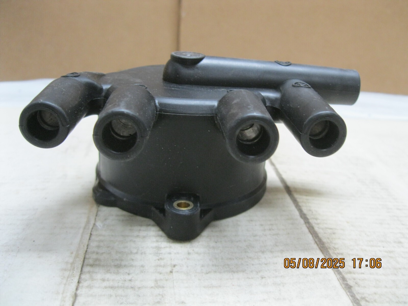 Distributor Cap Standard JH95 (cap only, no screws)