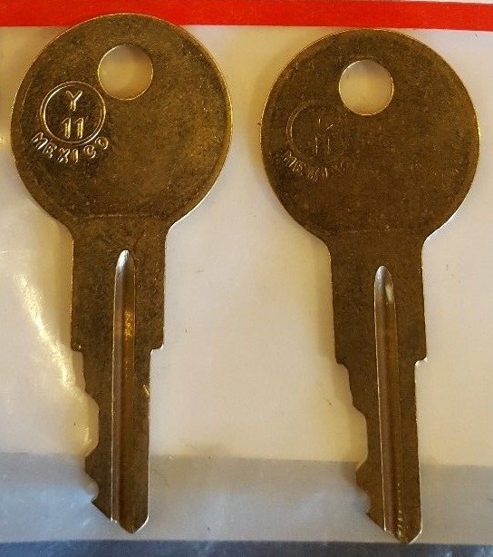 PRM01-PRM50 2 KEYS SnugTop Camper or Timeline pickup/RV Topper Pop Out T-Handle