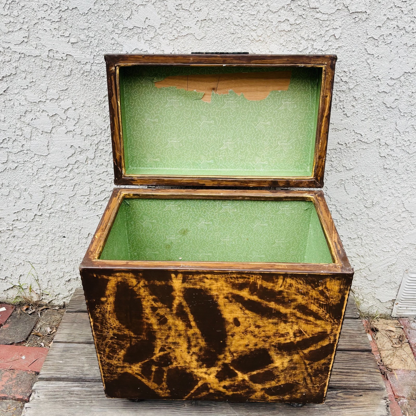 Vintage Faux Tiger Finish Storage Chest / Decorative Trunk with Ball Feet