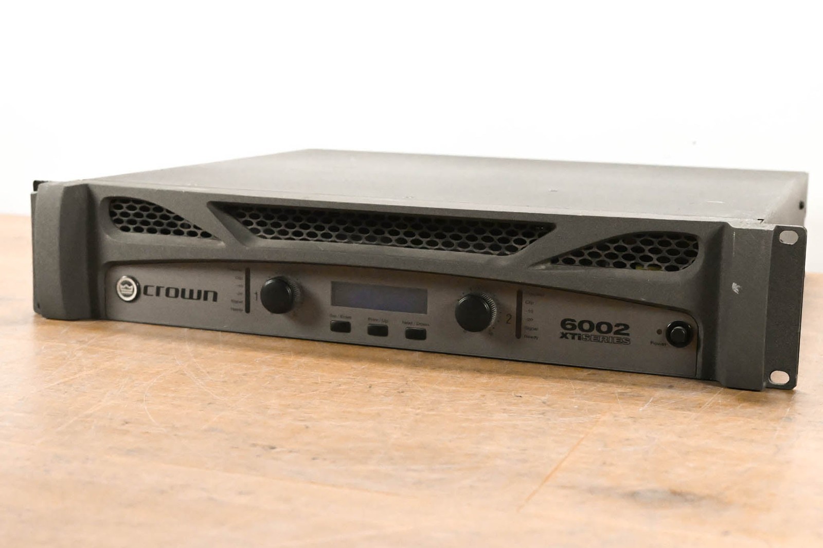 Crown XTi 6002 Two-Channel, 2100W @ 4Ω Power Amplifier CG0120T