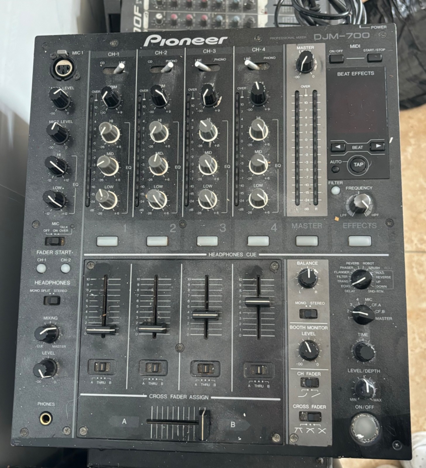 DJM-700K Professional Digital Dj Mixer Working