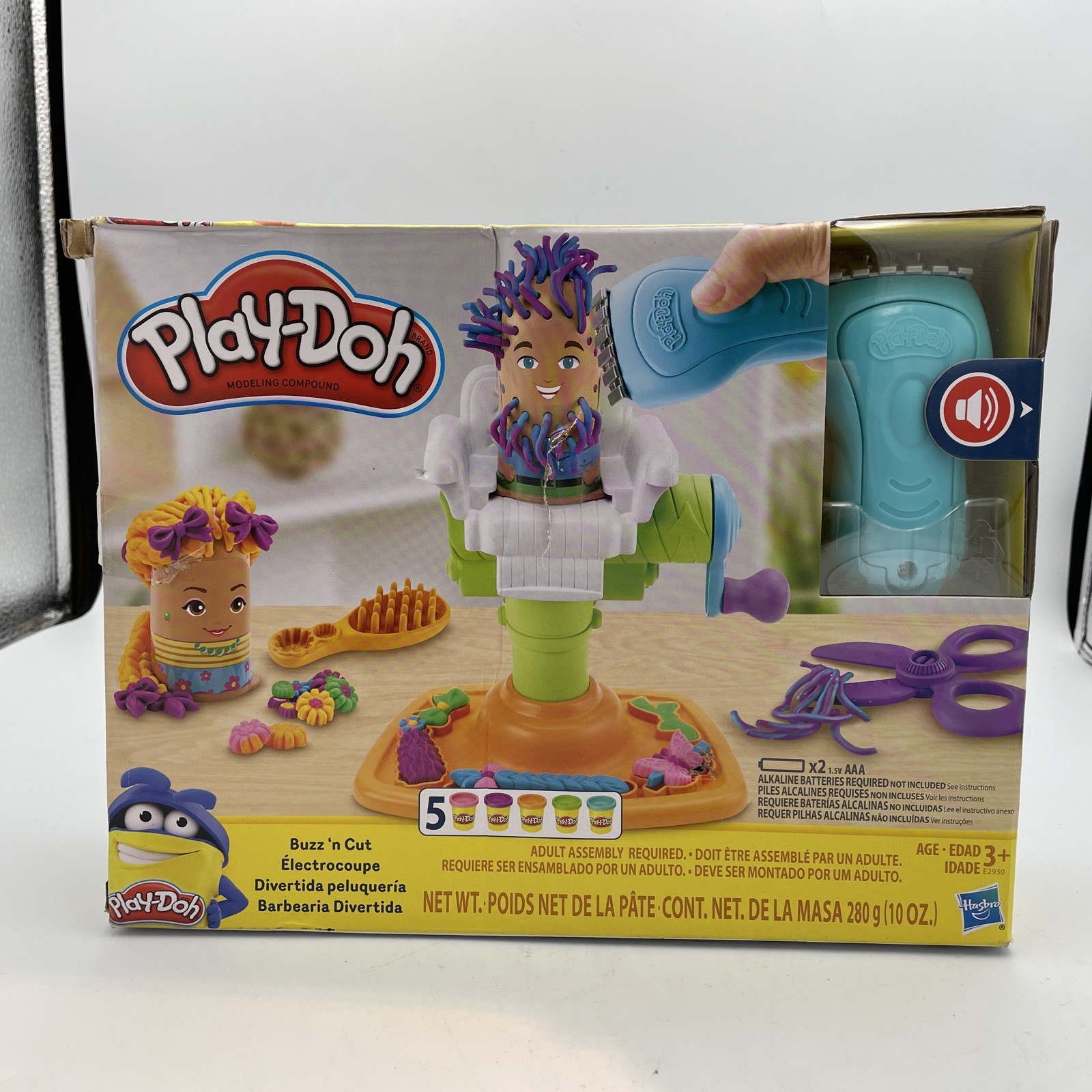 Play-Doh Buzz 'n Cut Fuzzy Pumper Barber Shop Set, Electric Buzzer, Damaged Box