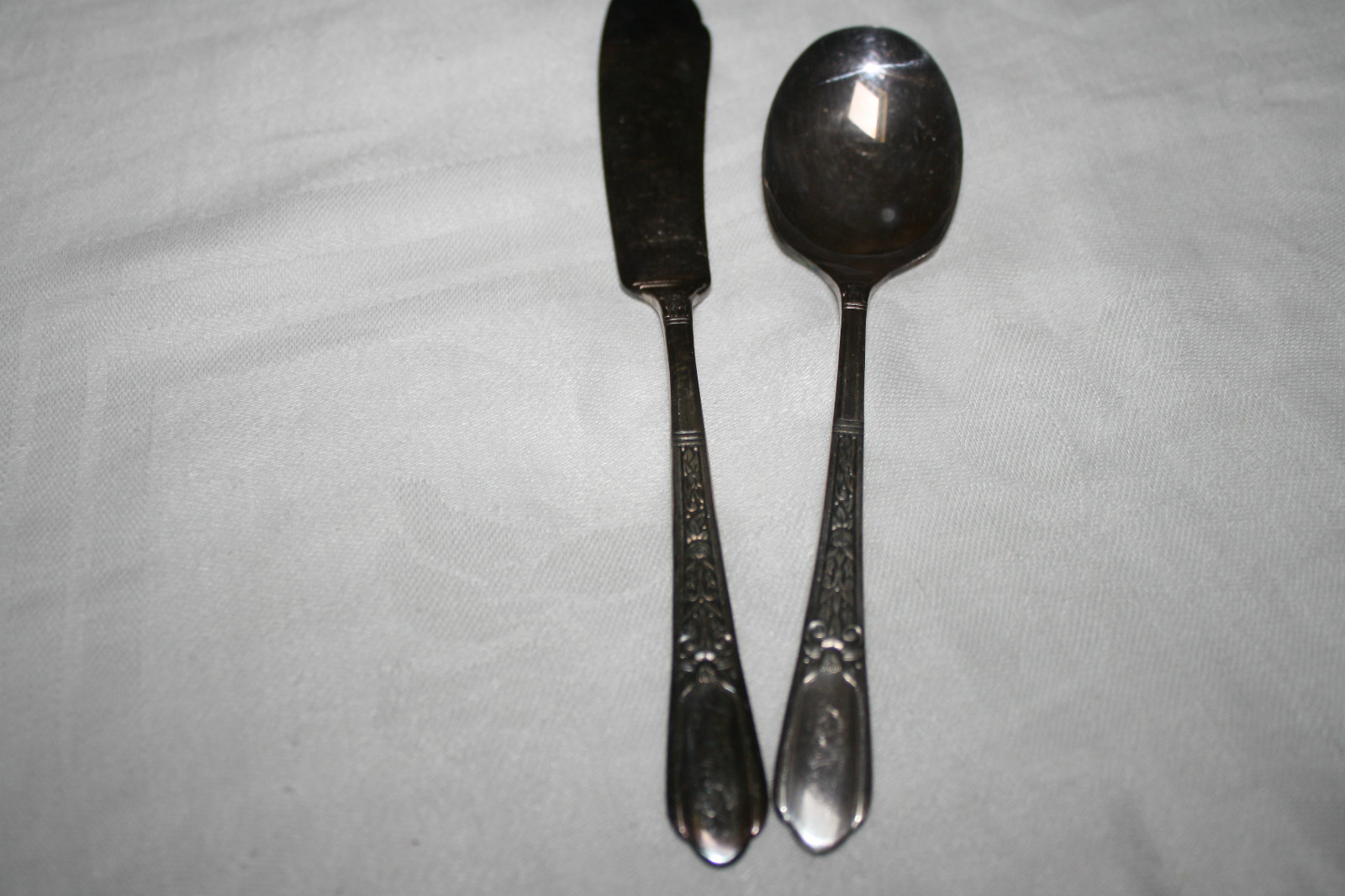 SIMEON L. GEORGE ROGERS ONEIDA 1938 "FLORAL" (1) BUTTER KNIFE & (1) SUGAR SPOON"