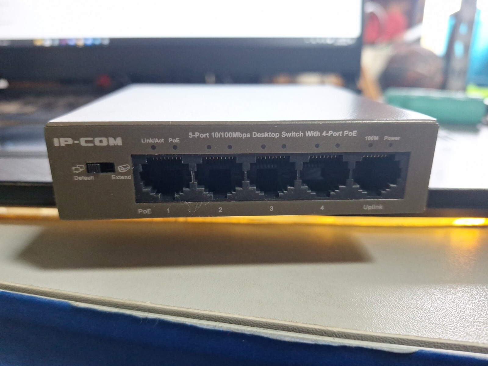IP-COM 5-Port 10/100Mbps Desktop Switch with 4-Port PoE