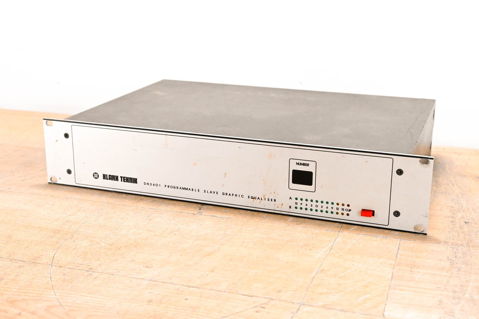 Klark Teknik DN3601 Programmable Slave Graphic Equalizer CG01XRE