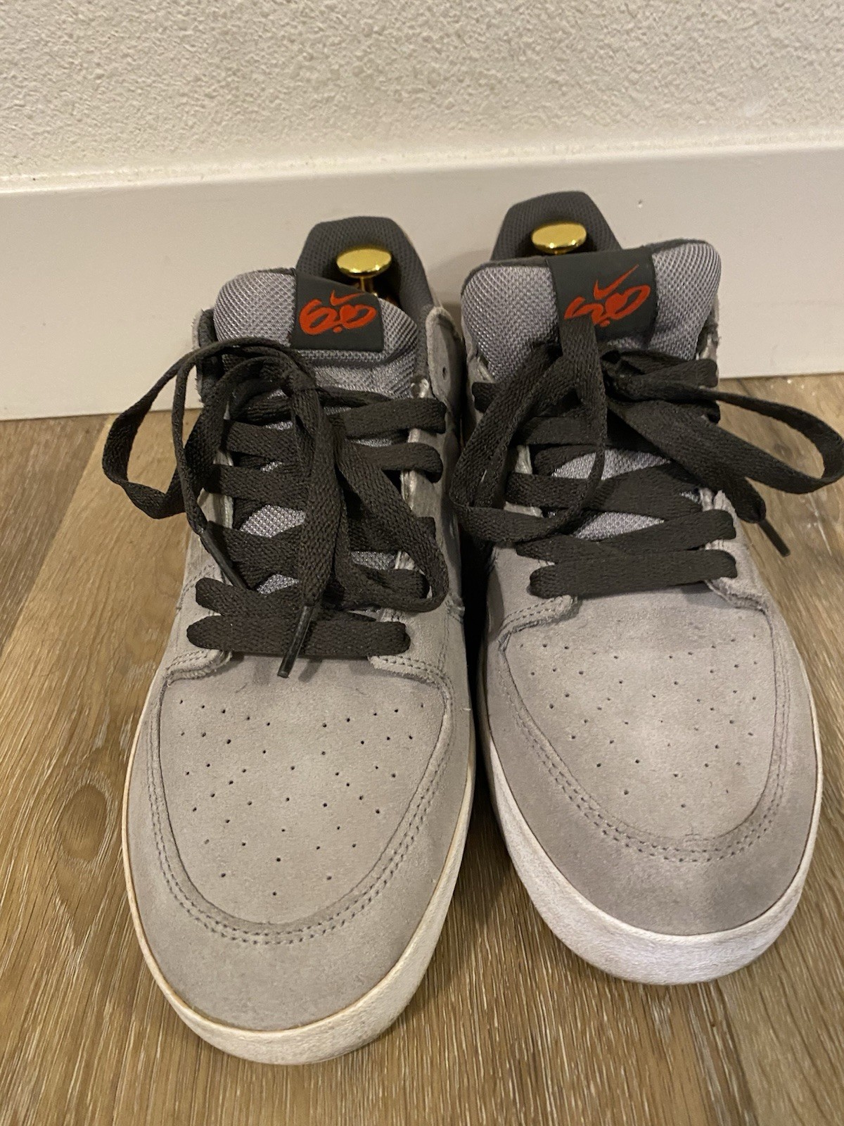 Nike Gray Low Top Skateboarding Shoes Men's US 10.5 D Medium Width