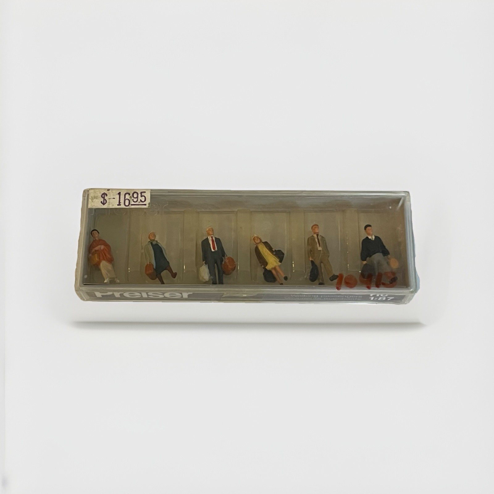 Preiser H0 1:87 Walking Passengers Train Models Detailed Miniatures 10413
