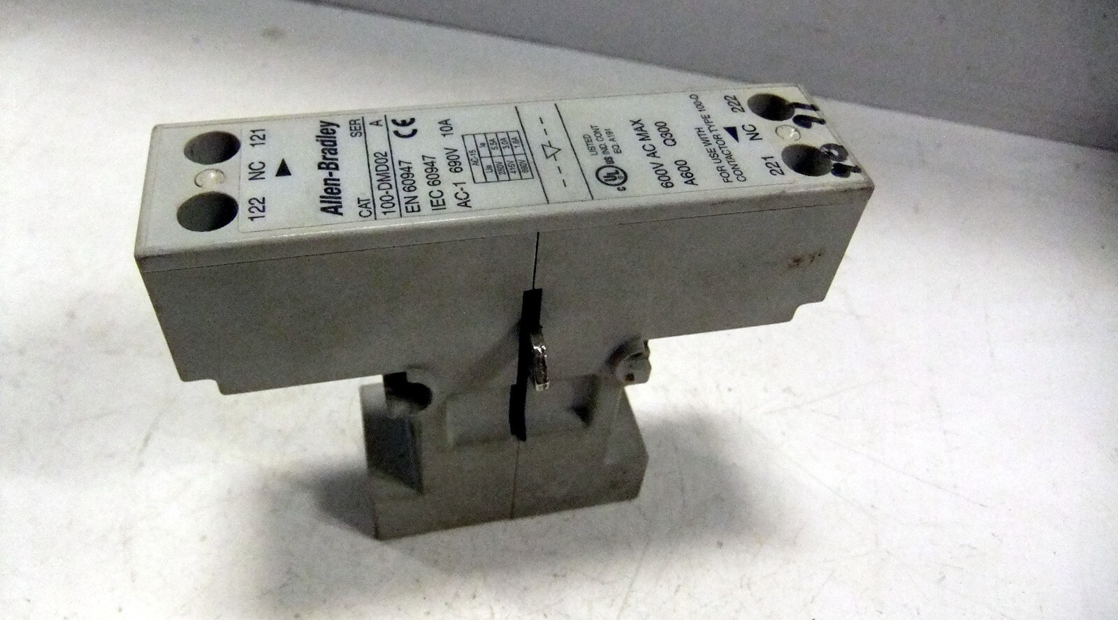 Allen-Bradley 100-DMD02 Interlock Safety Switch