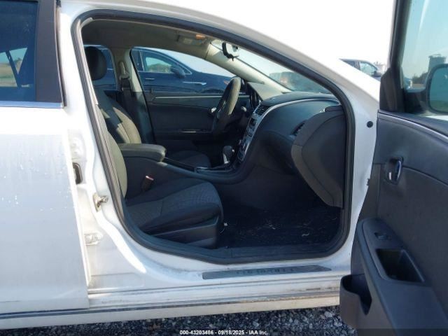 MALIBU 2011 Glove Box 4953128