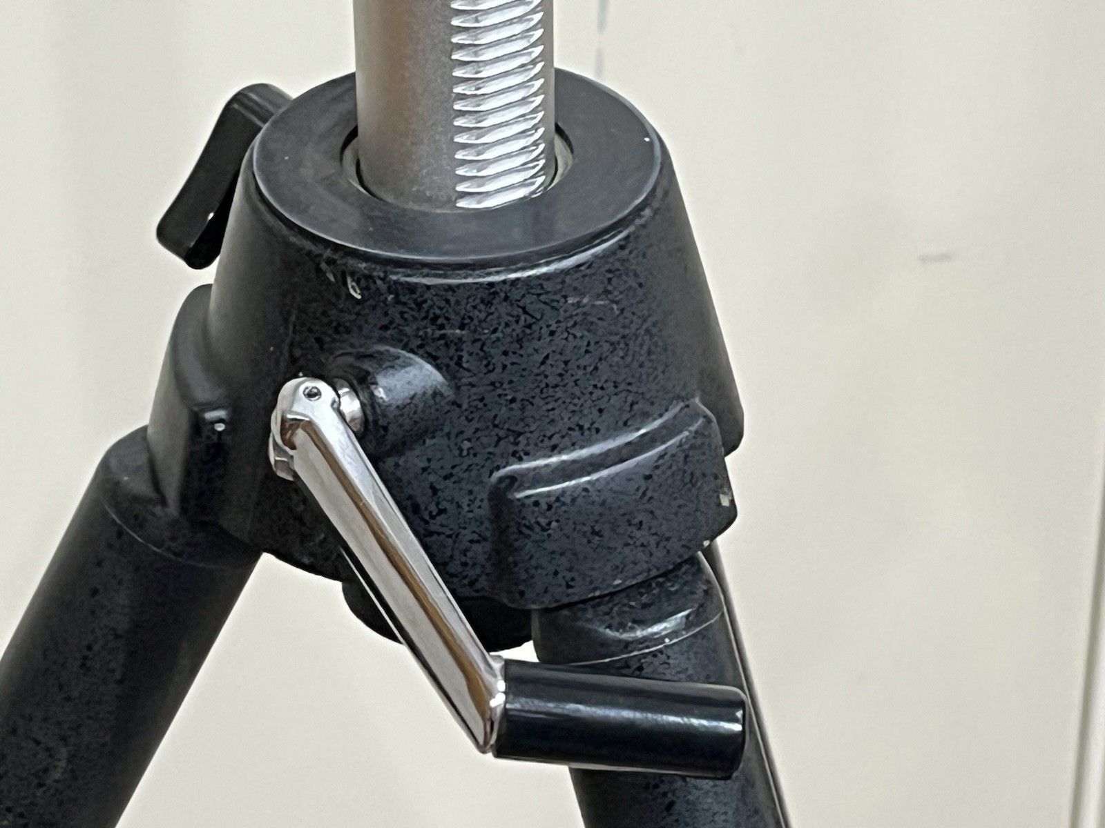 Sony VCT-7 Video Tripod