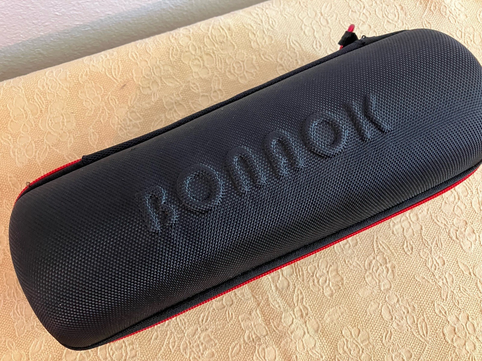 Bonaok Wireless Karaoke Bluetooth Microphone Mic & Case & Charging Cord Tested