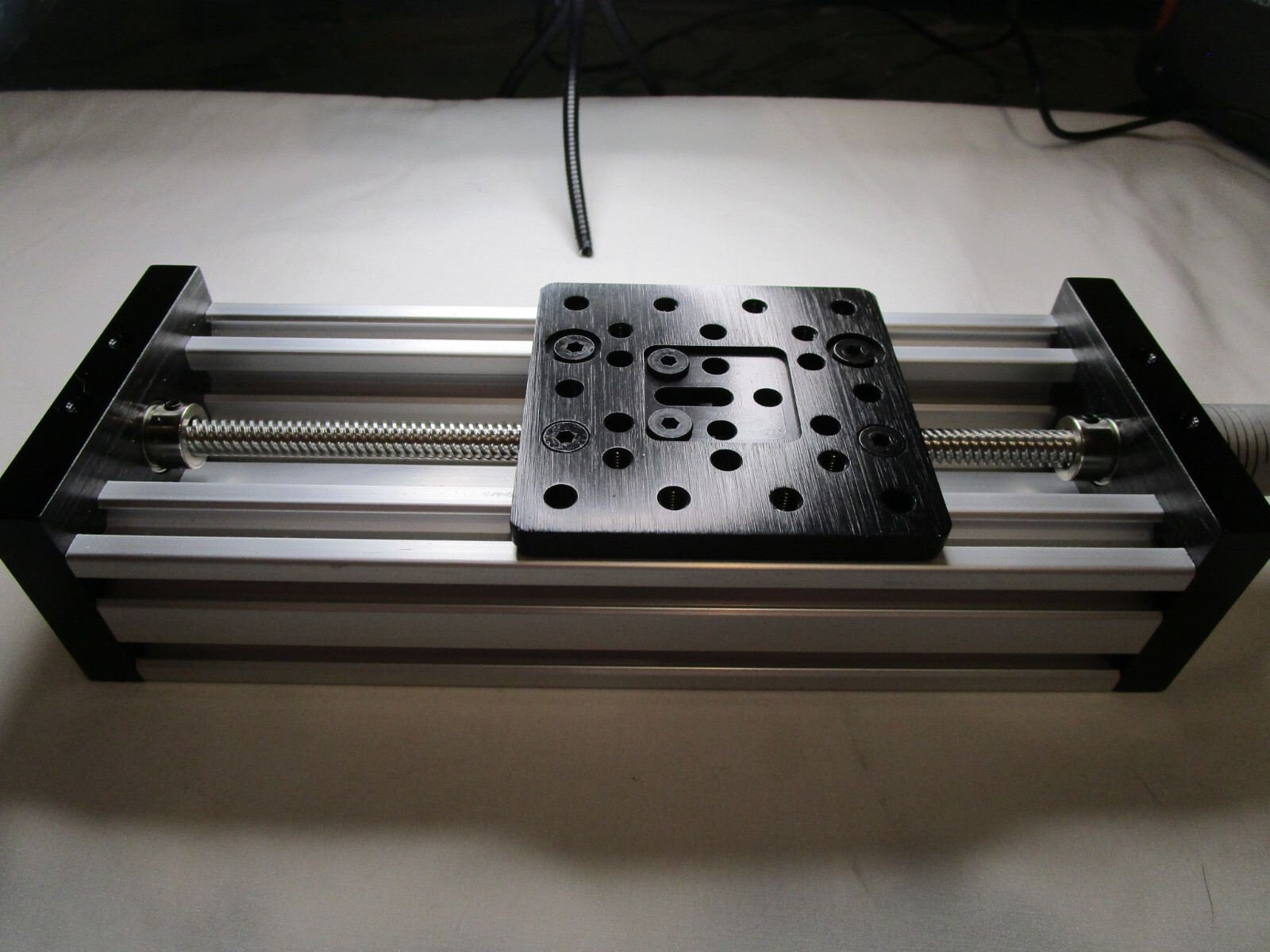 Manual Cross Sliding Table - 200mm travel