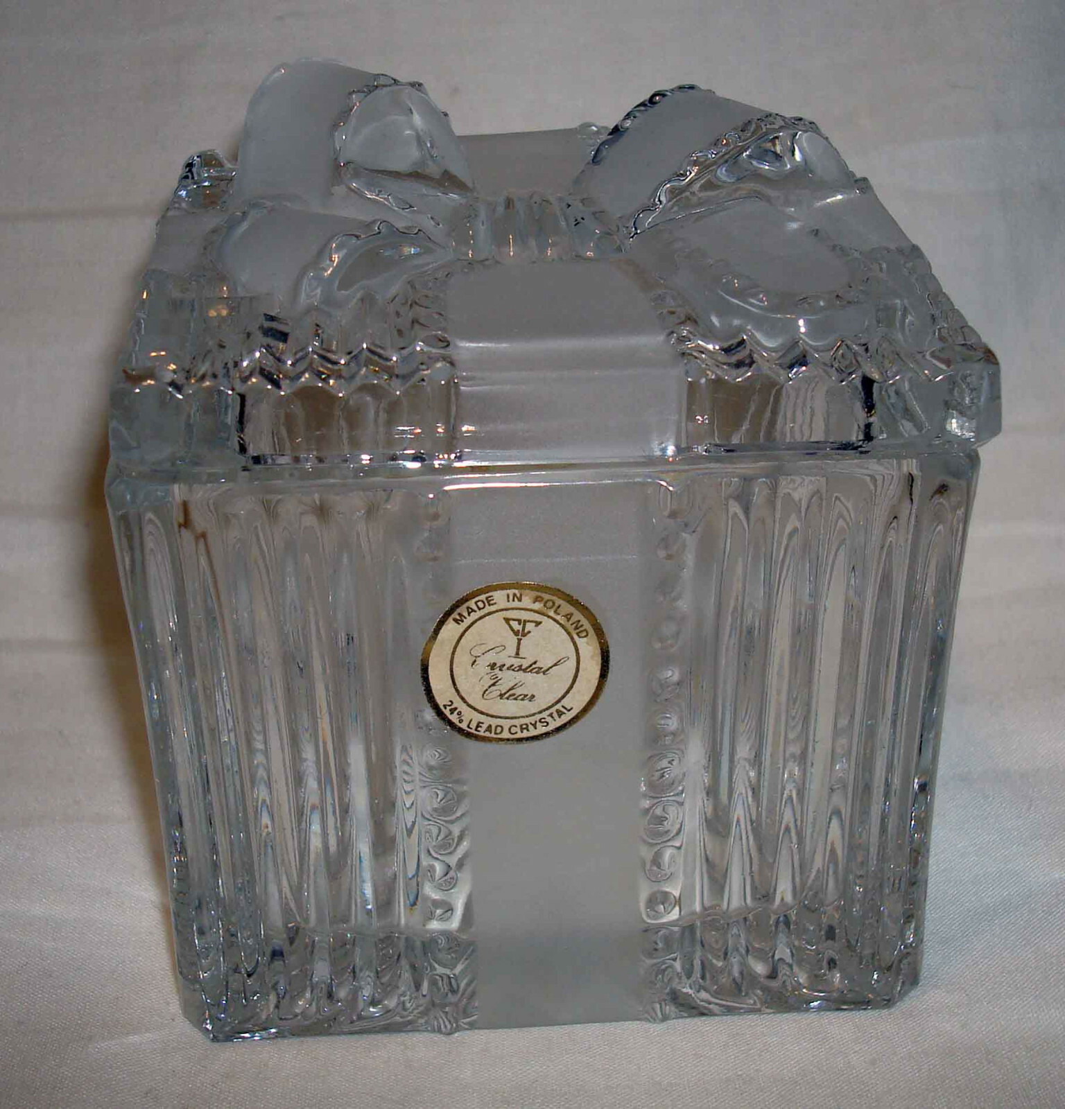 Cristal Clear 24% Lead Crystal Poland Glass Christmas Present Trinket Box Dish