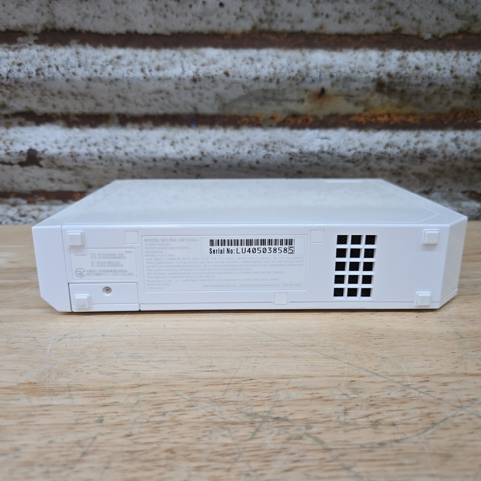 Nintendo Wii RVL-001 Gamecube Compatible - Console Only - White