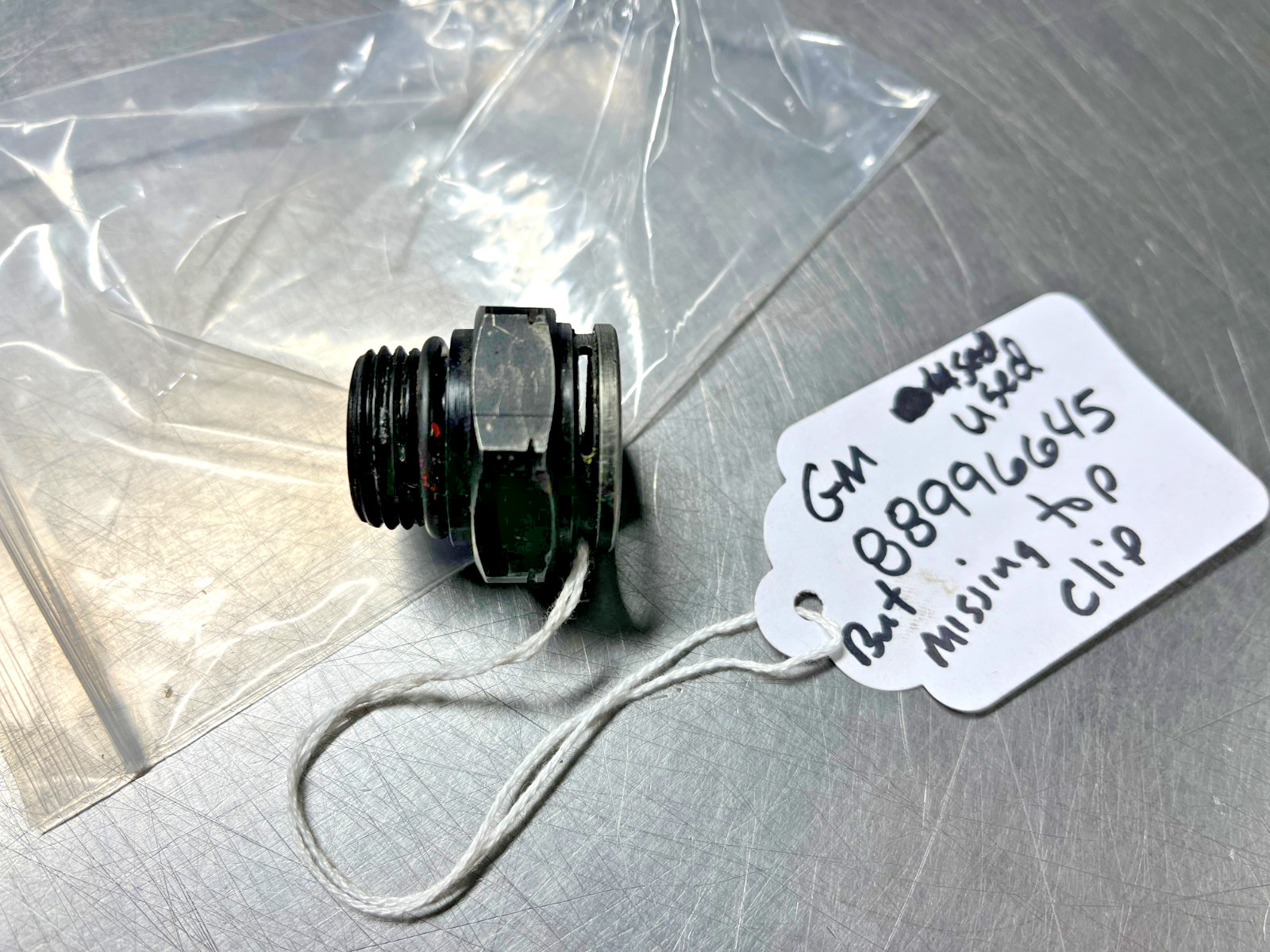 88996645  Genuine OEM  GM  Oil Cooler CONNECTOR FITTING  w/o CLIP   8899-6645