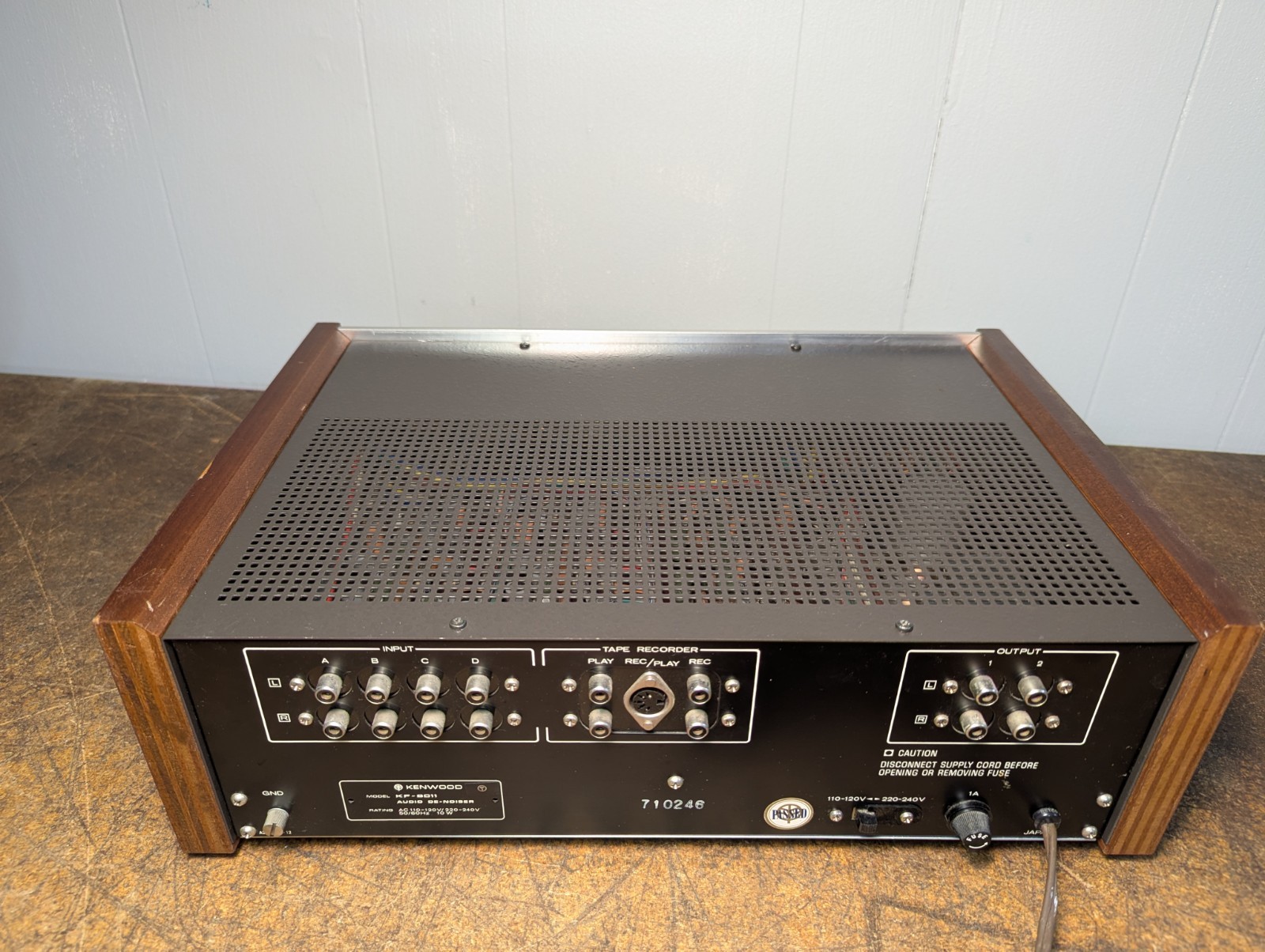 Kenwood KF-8011 Audio De-noiser, Meter unit, Powers on