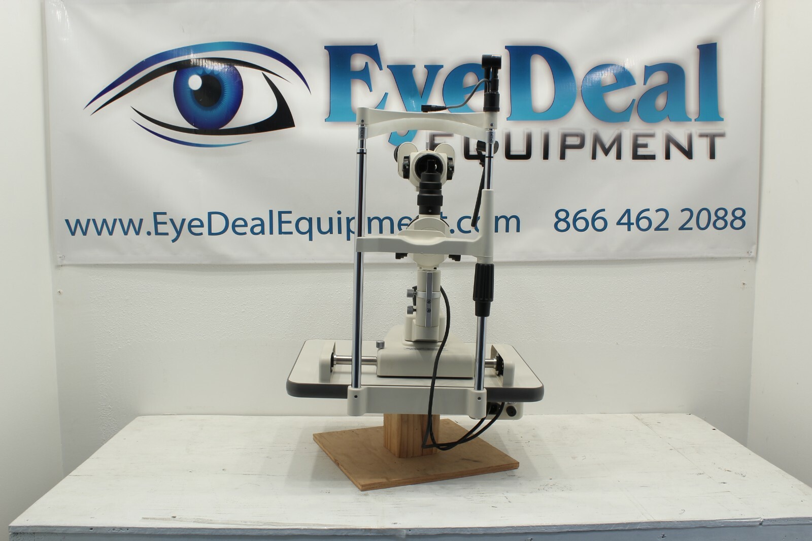 Topcon SL 2E slit lamp
