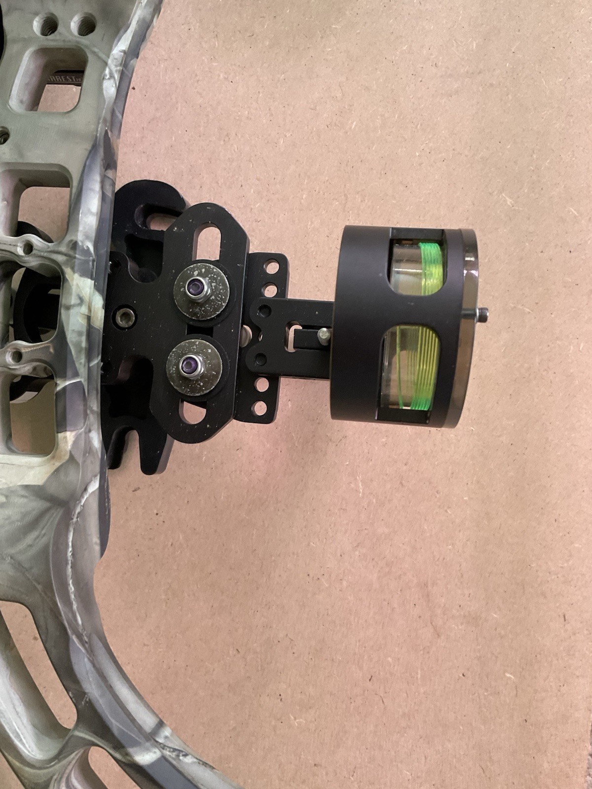 DIAMOND ARCHERY STUD RH BOW