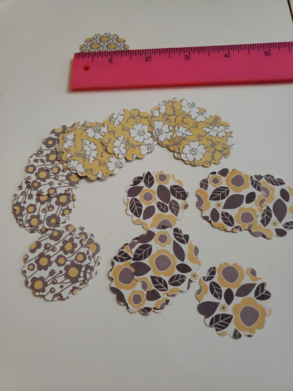 Paper Scalloped Circles 1" Punch outs Hand crafted 3 Double sided Designs 33 pcs