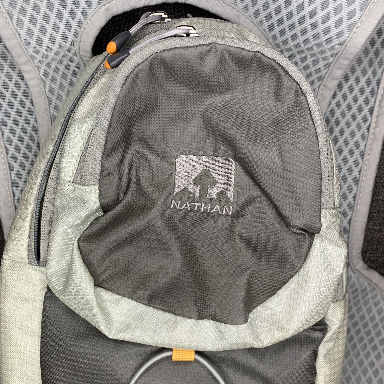 Nathan Intensity 2L Hydration Pack Hiking Backpack/Vest ~ Gray