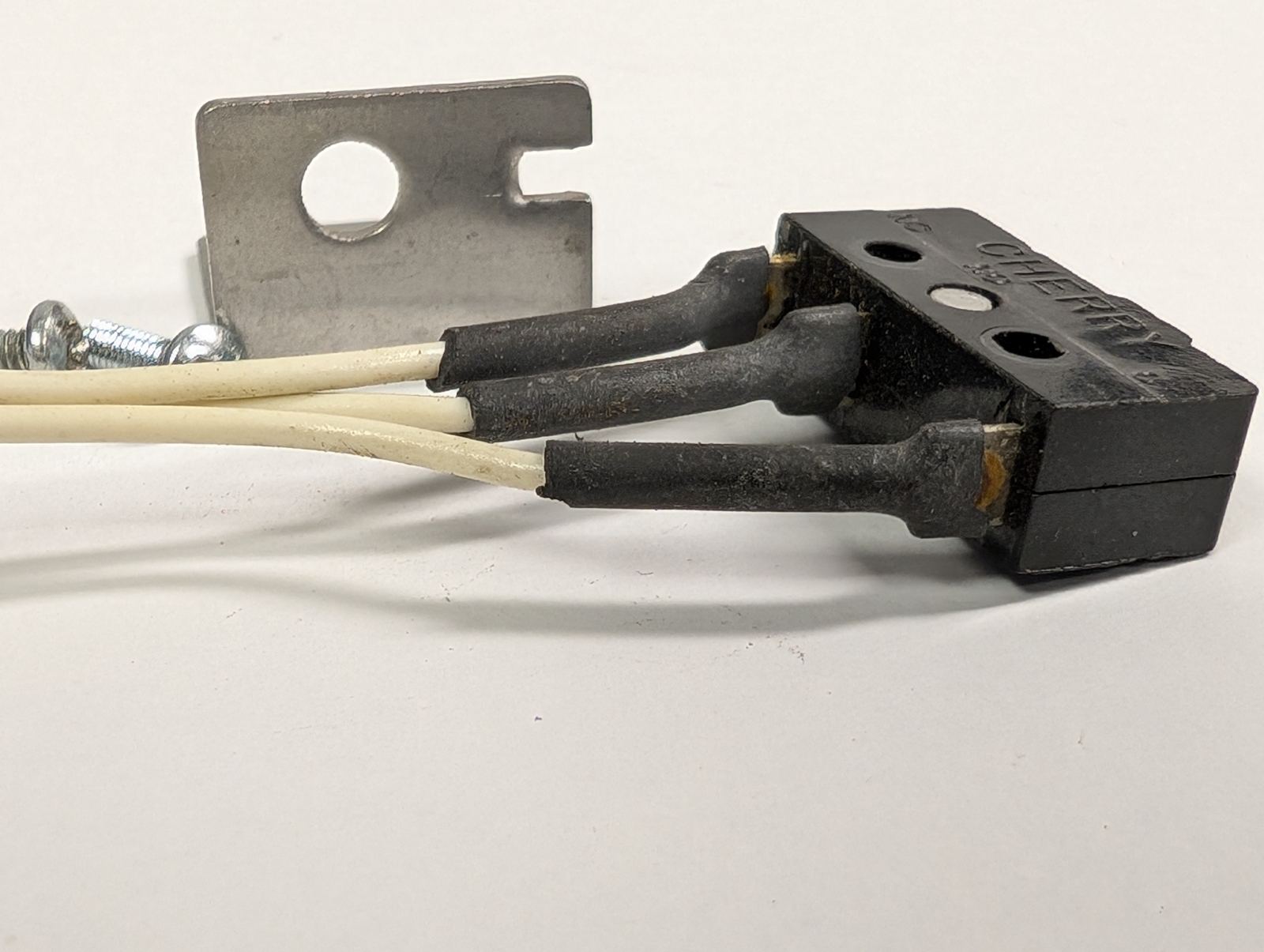 CHERRY NORMALLY OPEN/NORMALLY CLOSED MICRO SWITCH