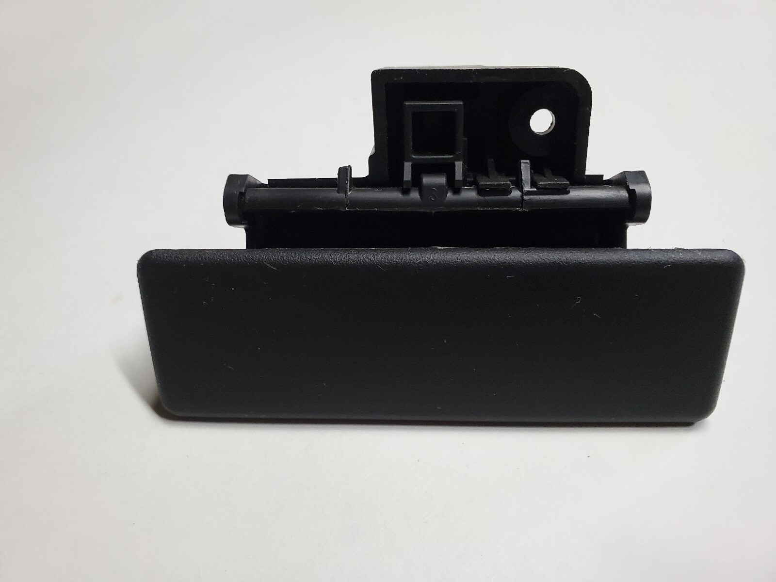 2010-2014 Ford Mustang Glove Box Latch Storage Dash Panel Passenger OEM