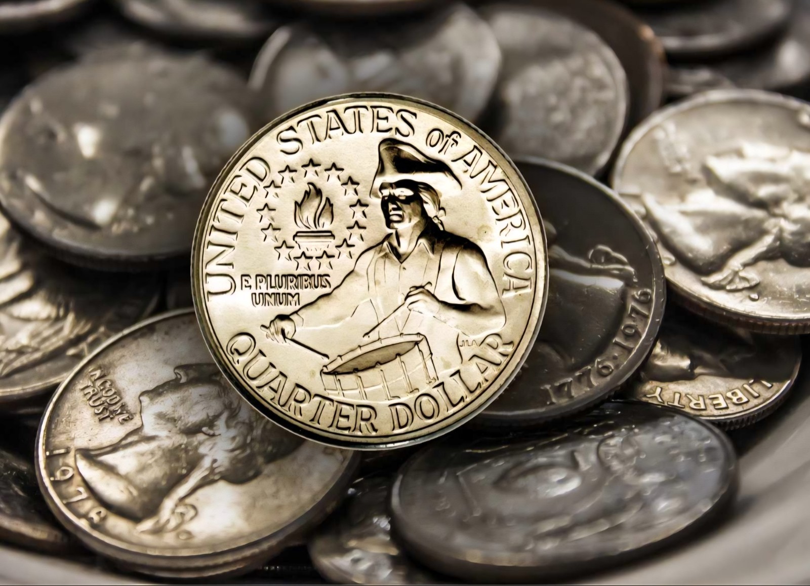 US Mint 1976 Uncirculated BICENTENNIAL Quarter Dollar Estate Sale Lot