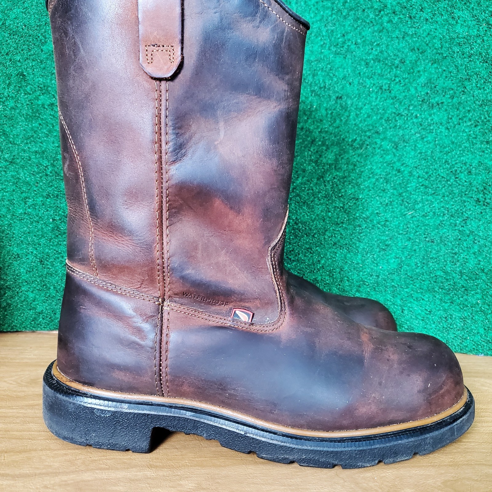 Red Wing - Style 1172 Size 9.5 2E MEN'S WATERPROOF SOFT TOE PULL-ON BOOT
