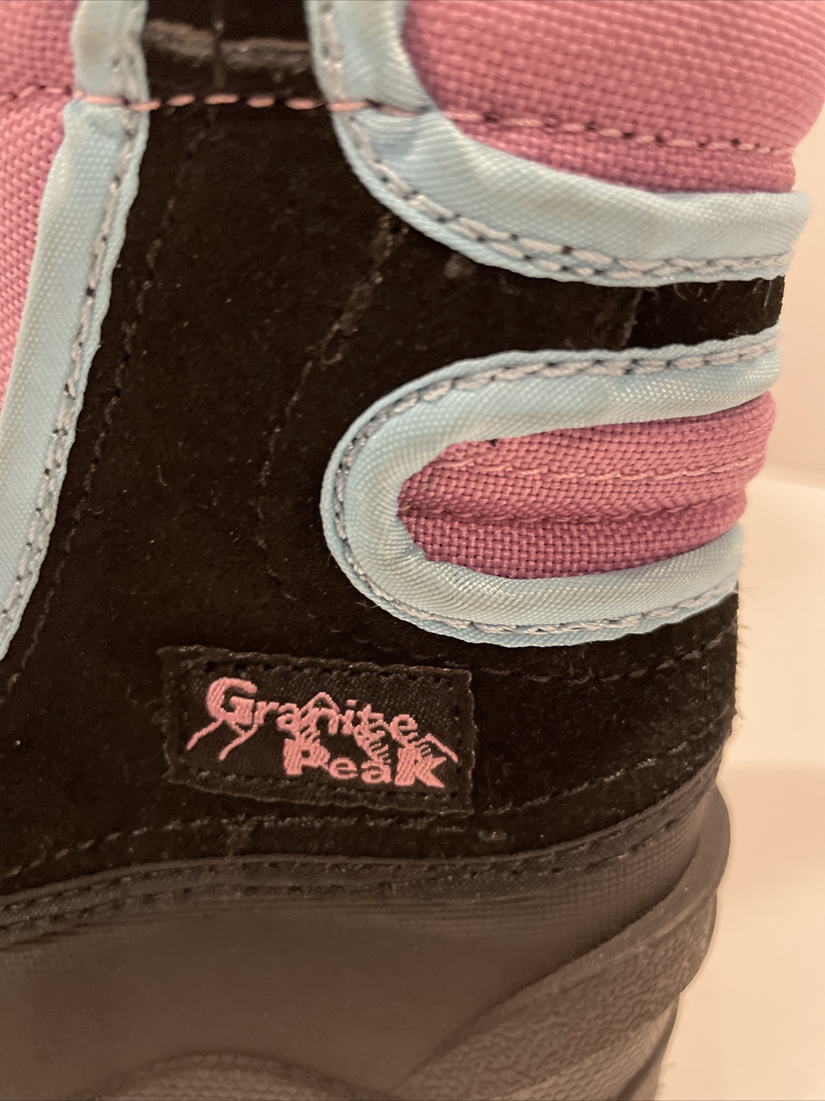 Kids Snow Boots, Fully lined Waterproof. Black / PINK. Size 5/6