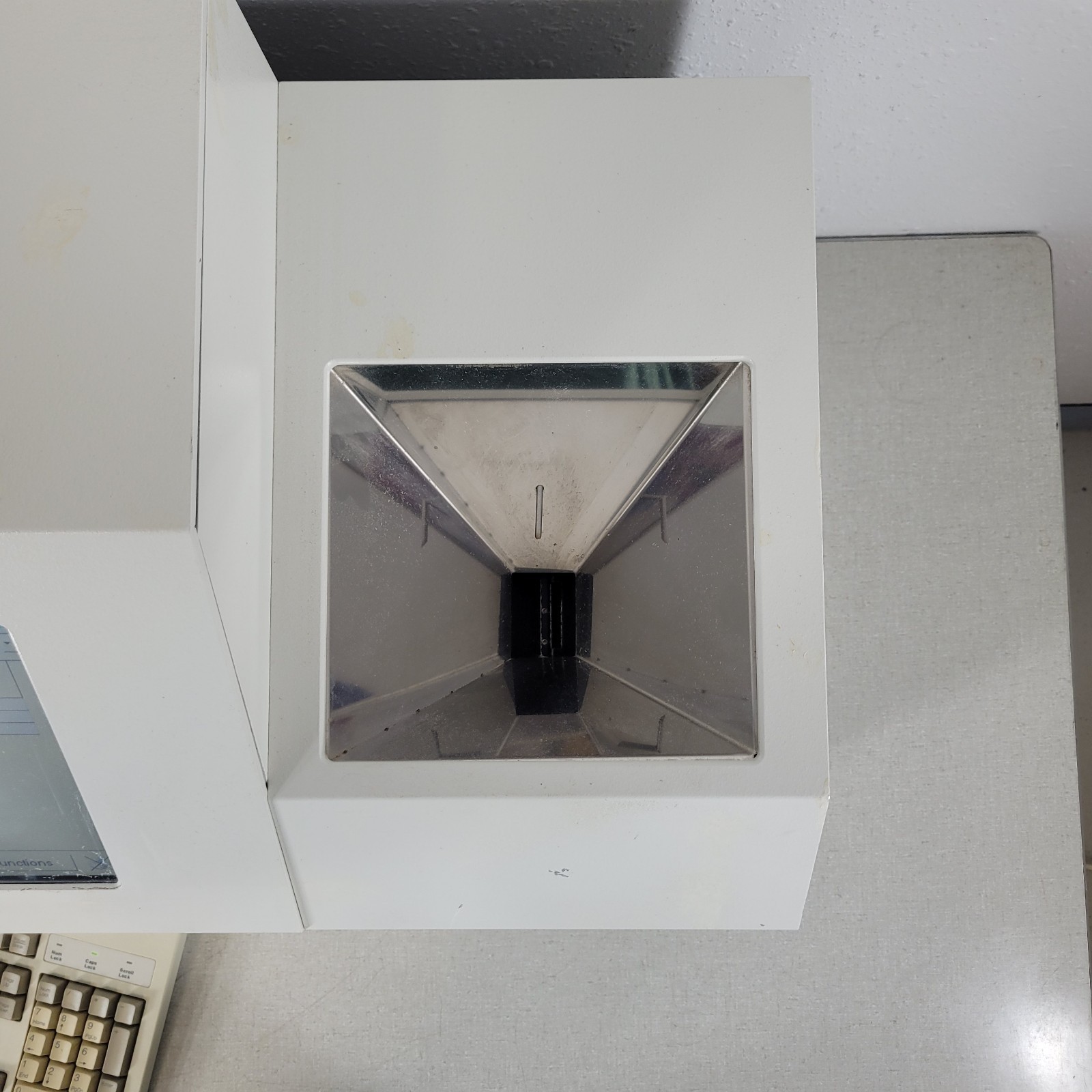 TESTED Bruins OmegAnalyzer G NIR Grain Analyzer Wheat Barley Corn Protein Moist