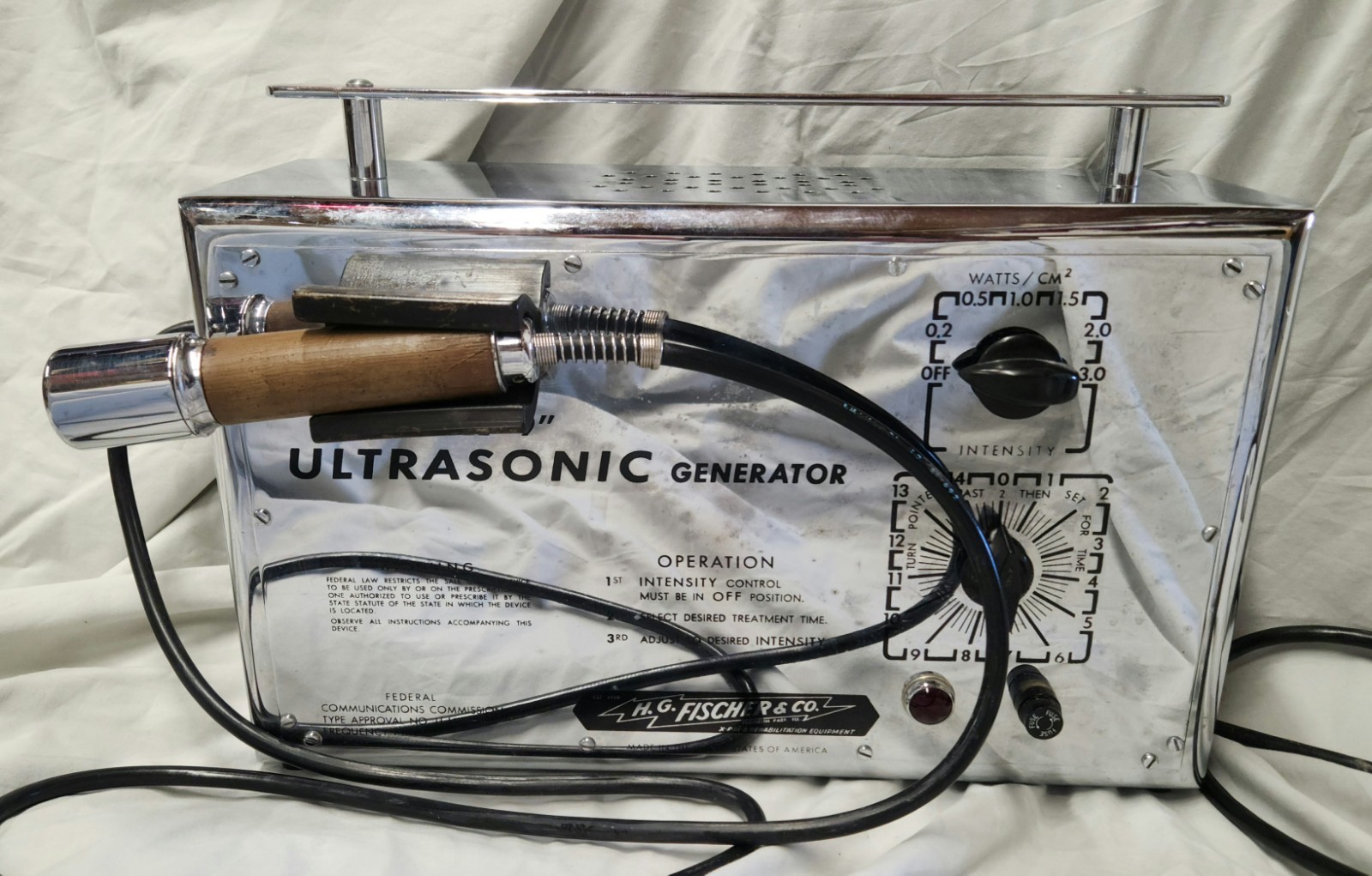 *RARE* 1950s H.G. Fischer & Co. Ultrasonic Generator, Model "9", VG/READ