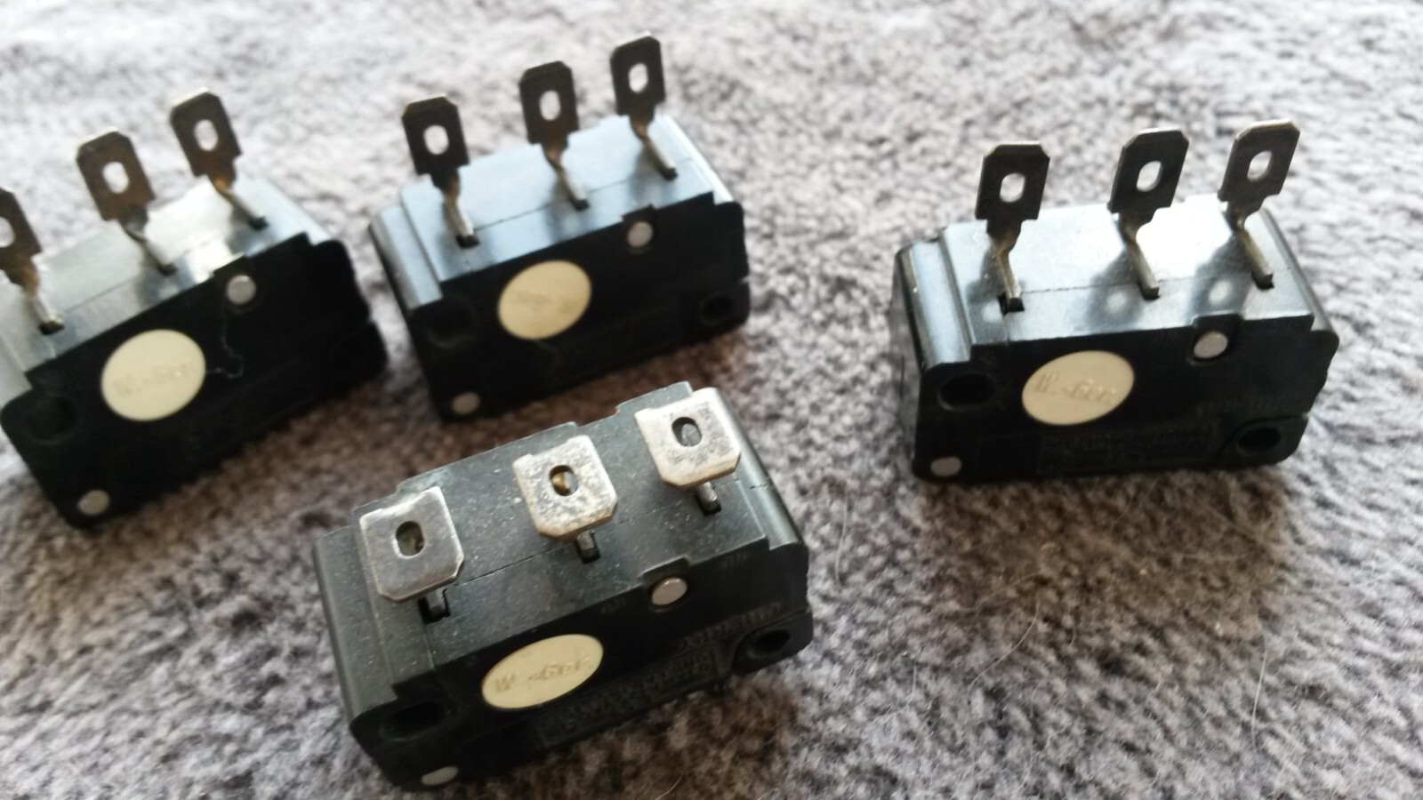 4x CHERRY MICRO SWITCH WECHSEL-TASTER 1xUM geringer Druck erforderlich